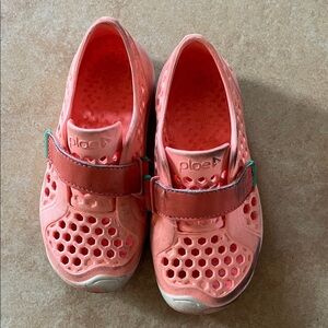 Place Kids Coral Water Shoes size 10